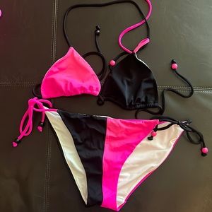 Victoria’s Secret pink and black bikini